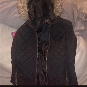 Black puffer vest